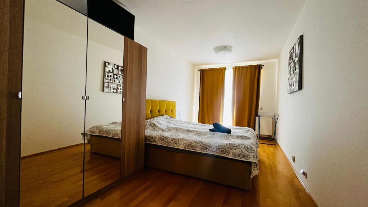 Apartment Hurka - 15 Min Do Centra, Garaz Prague Exterior photo